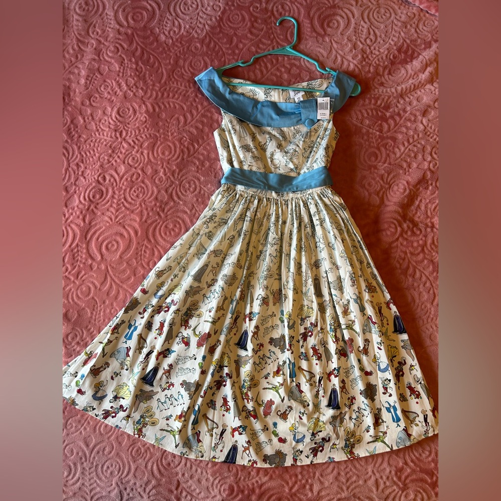 NWT Charming Dinsey Dress Shop Art of Animation Style